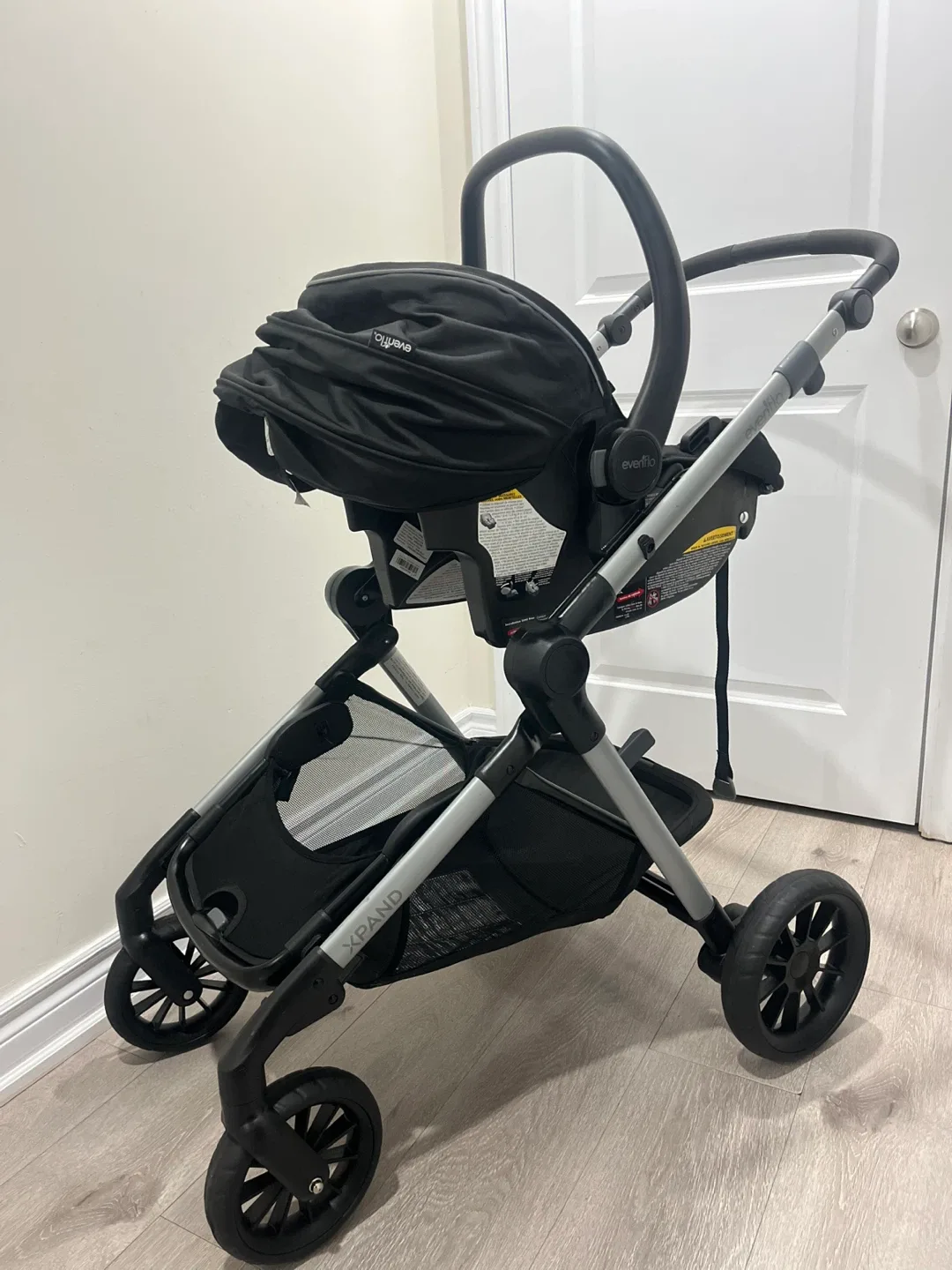 Evenflo Pivot Xpand Travel System thumbnail