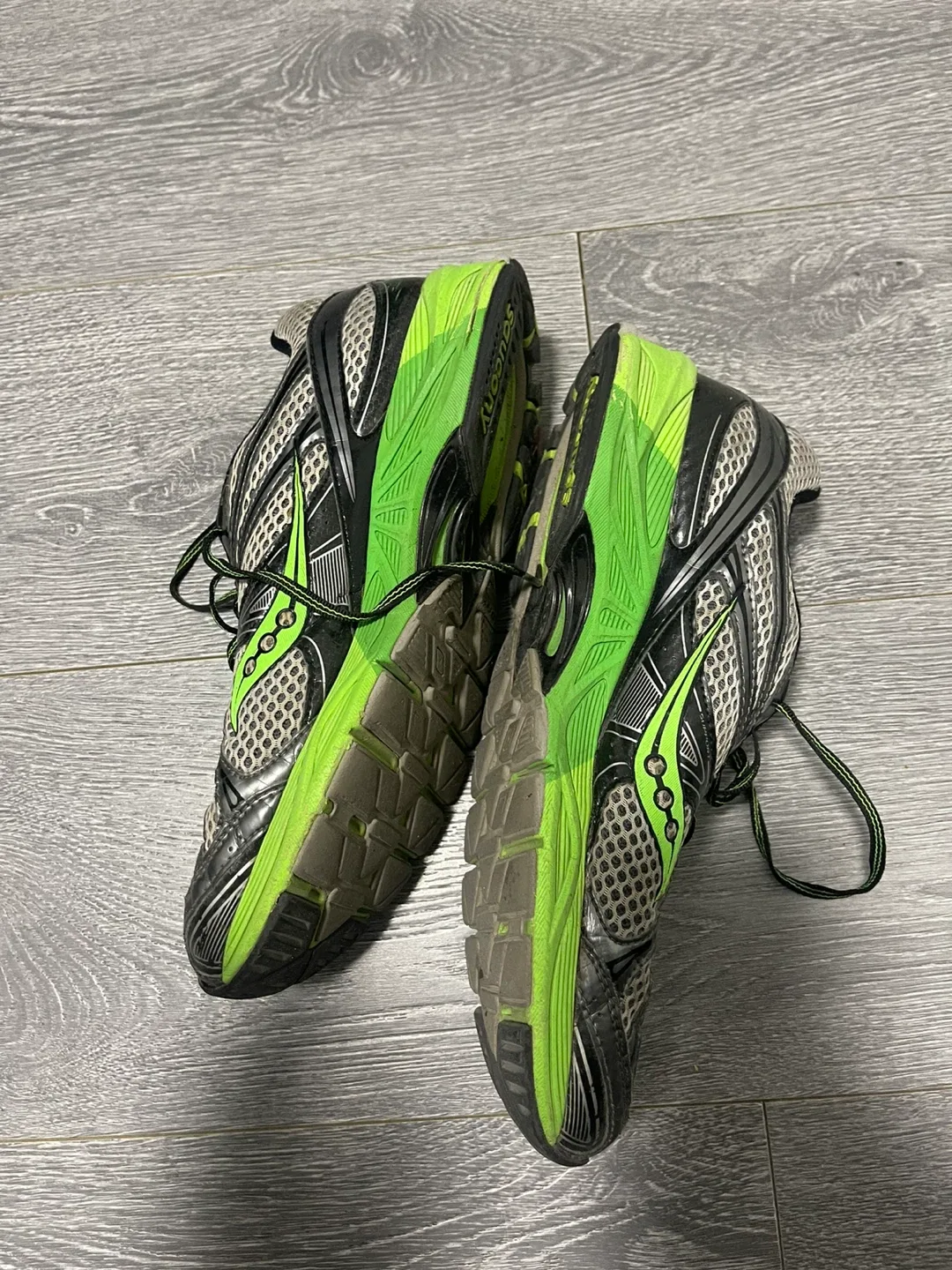 Saucony Running Shoes - Green & Black image indicator(4)