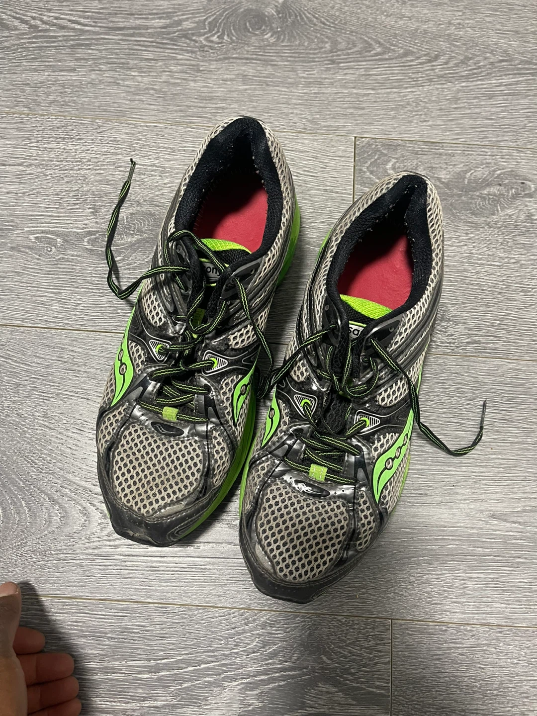 Saucony Running Shoes - Green & Black