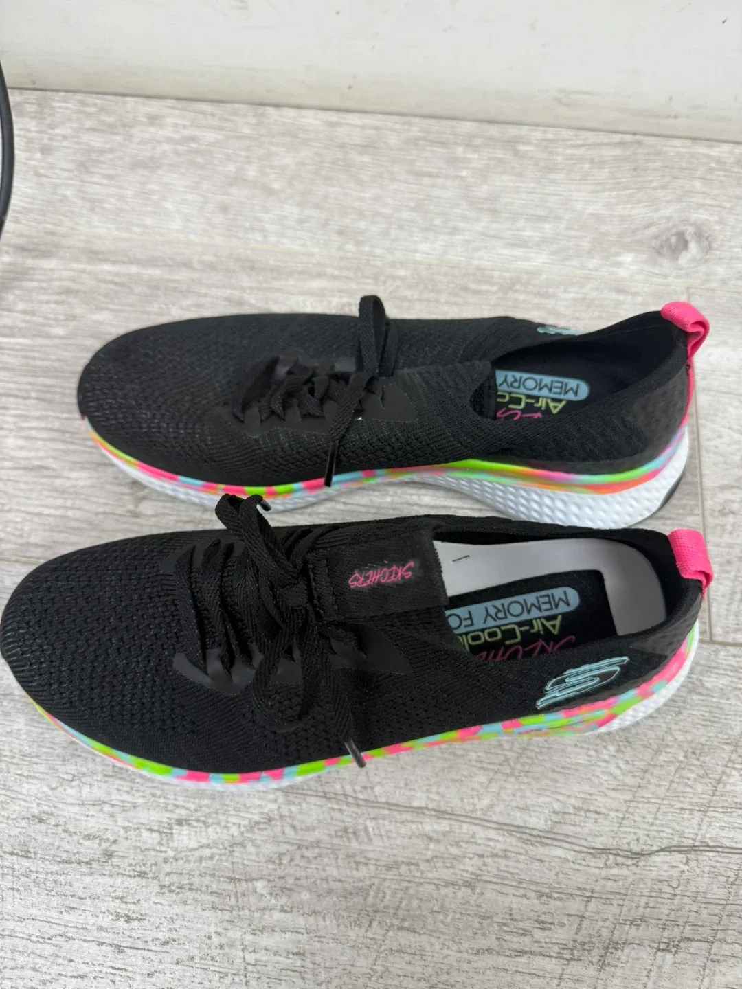 Skechers Athletic Arch Fit - Cool Memory Foam Shoes image indicator(2)