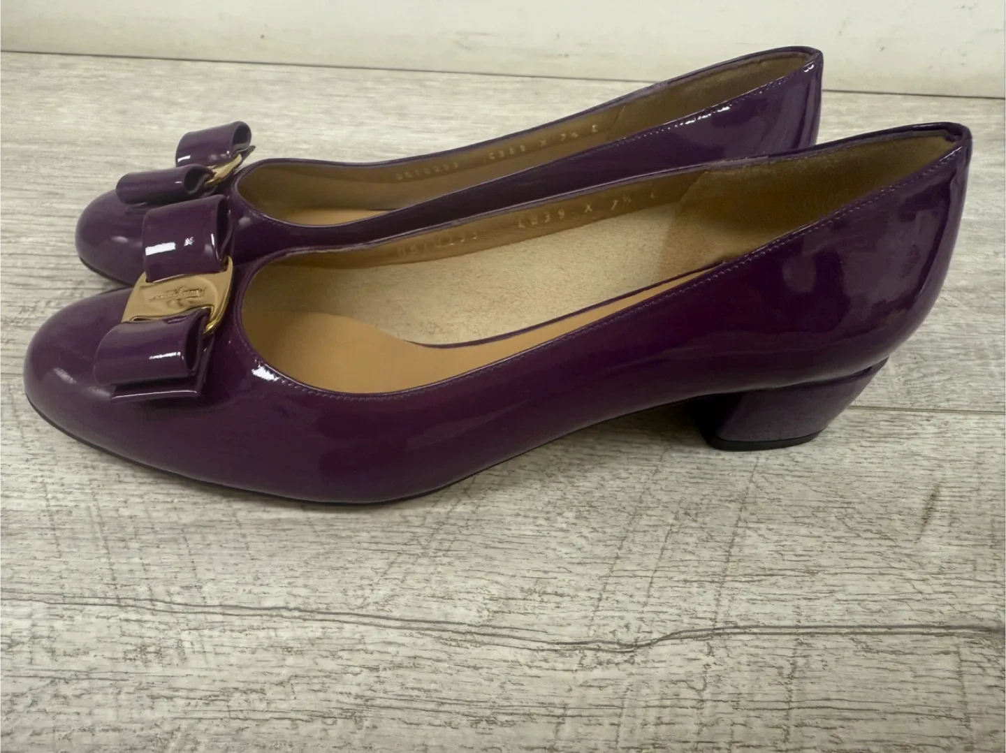 Salvatore Ferragamo Purple Patent Leather Pumps Size 7.5 image indicator(2)