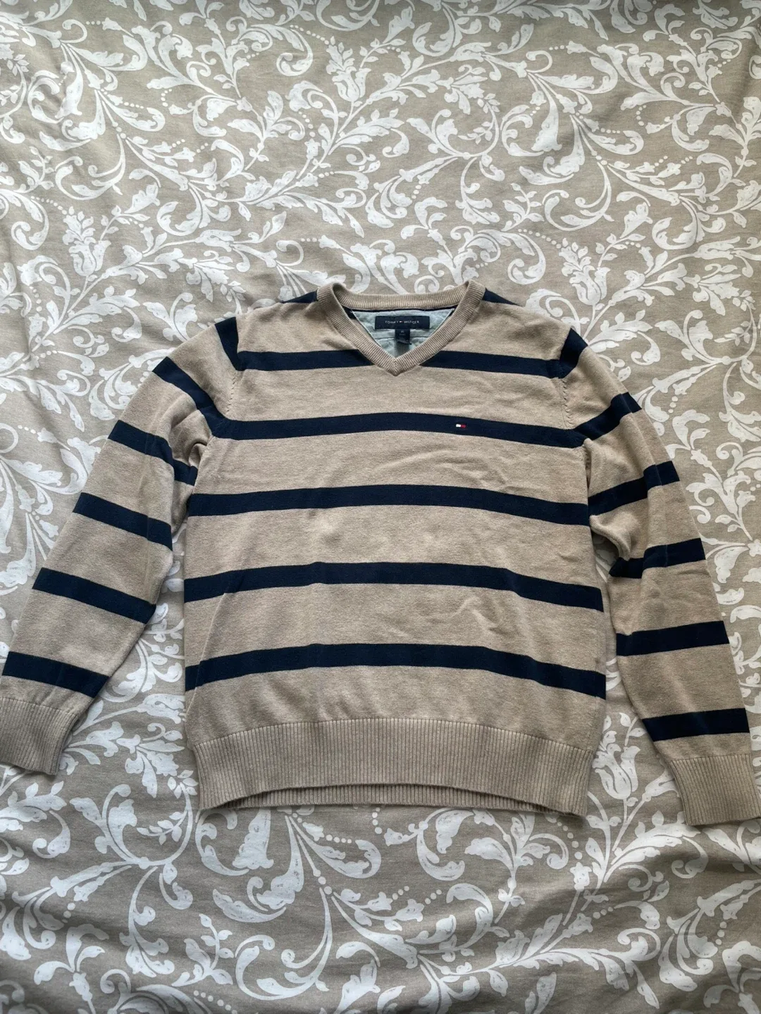Tommy Hilfiger  V-Neck Sweater XS thumbnail