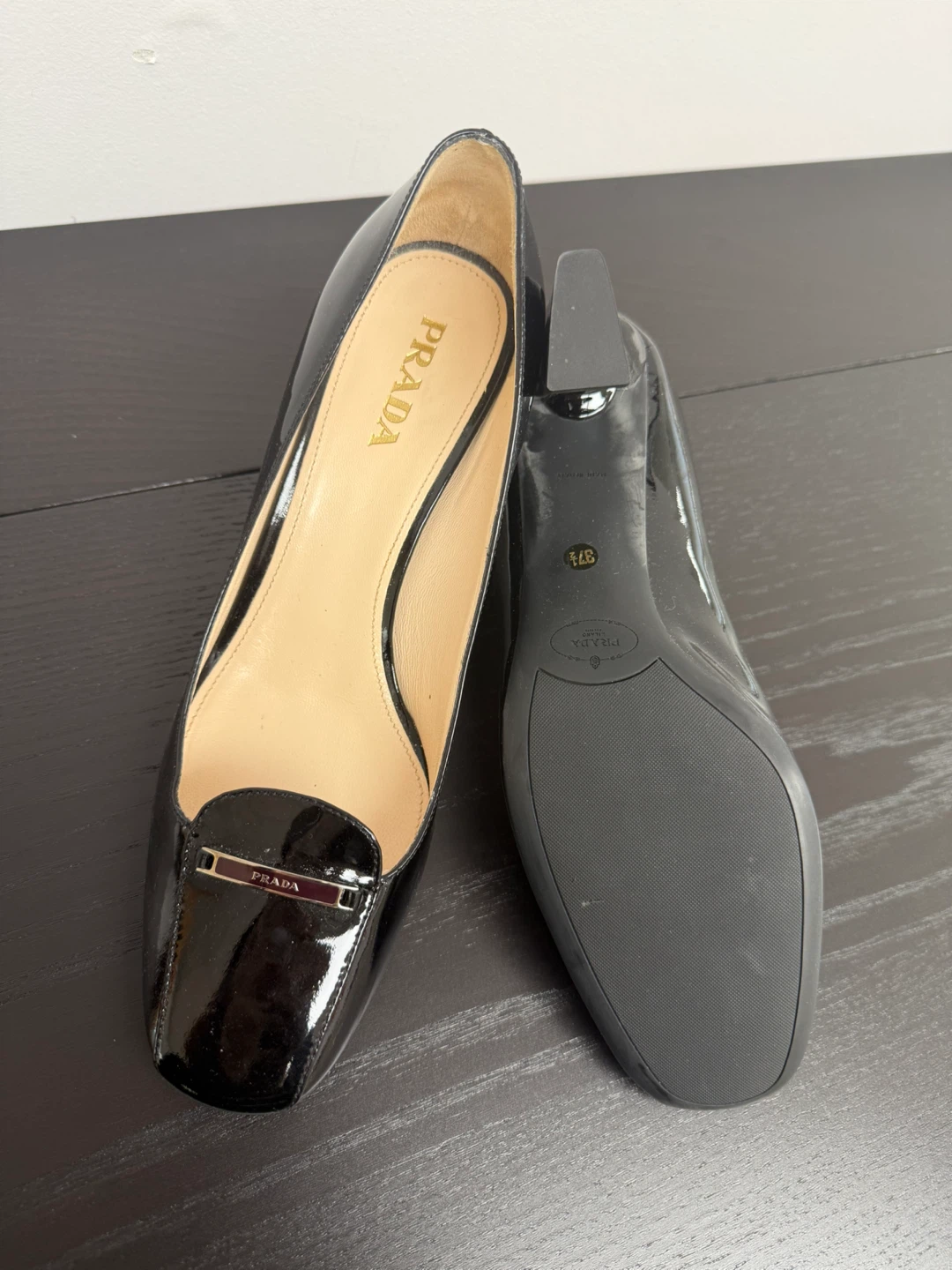 Prada Black Patent Leather Heels Size 37.5 - photo 3