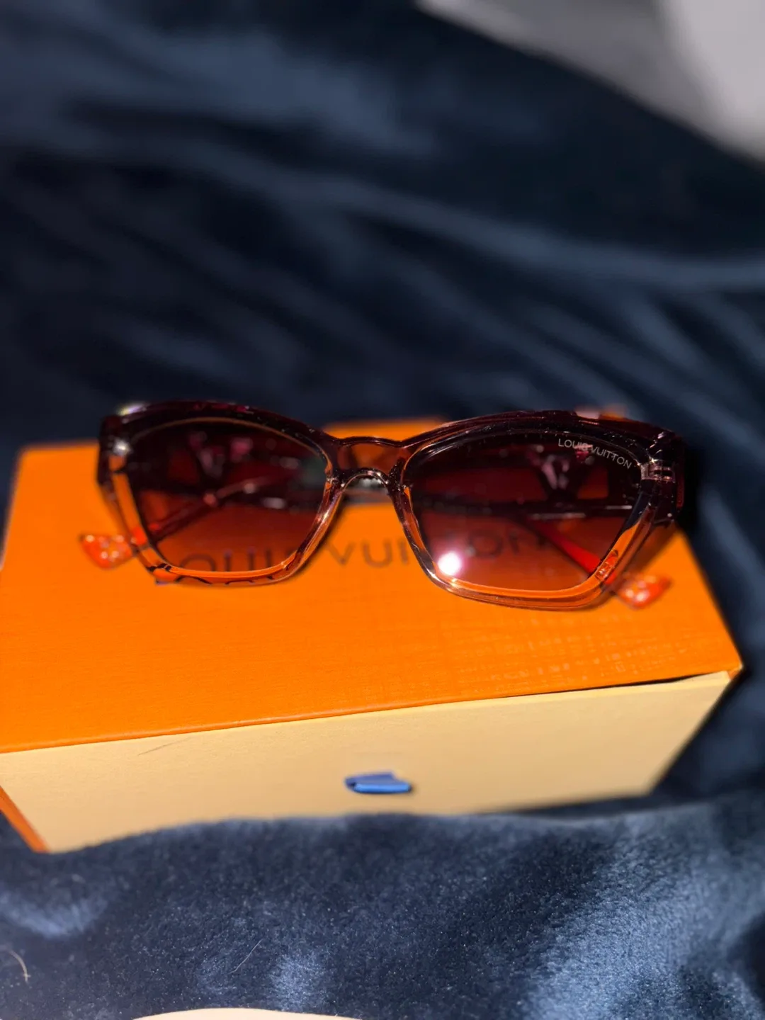 Louis Vuitton Sunglasses image indicator(2)