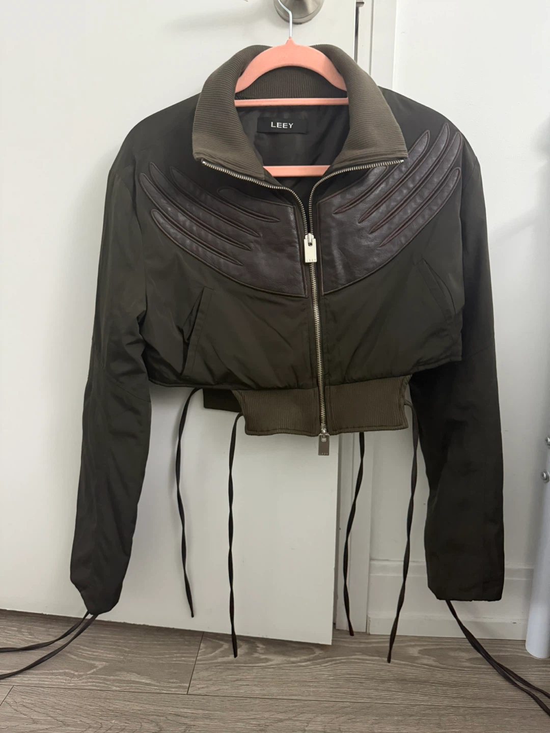 LEEY Cropped Bomber Jacket - photo 4
