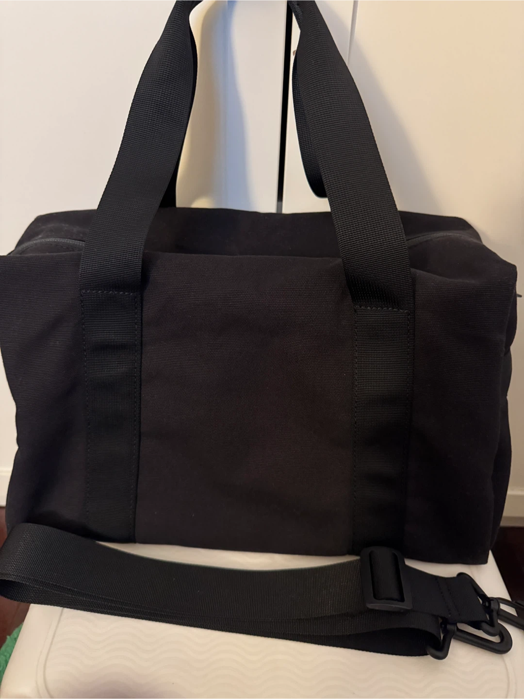 Aritzia TNA Black Duffle Bag - photo 2