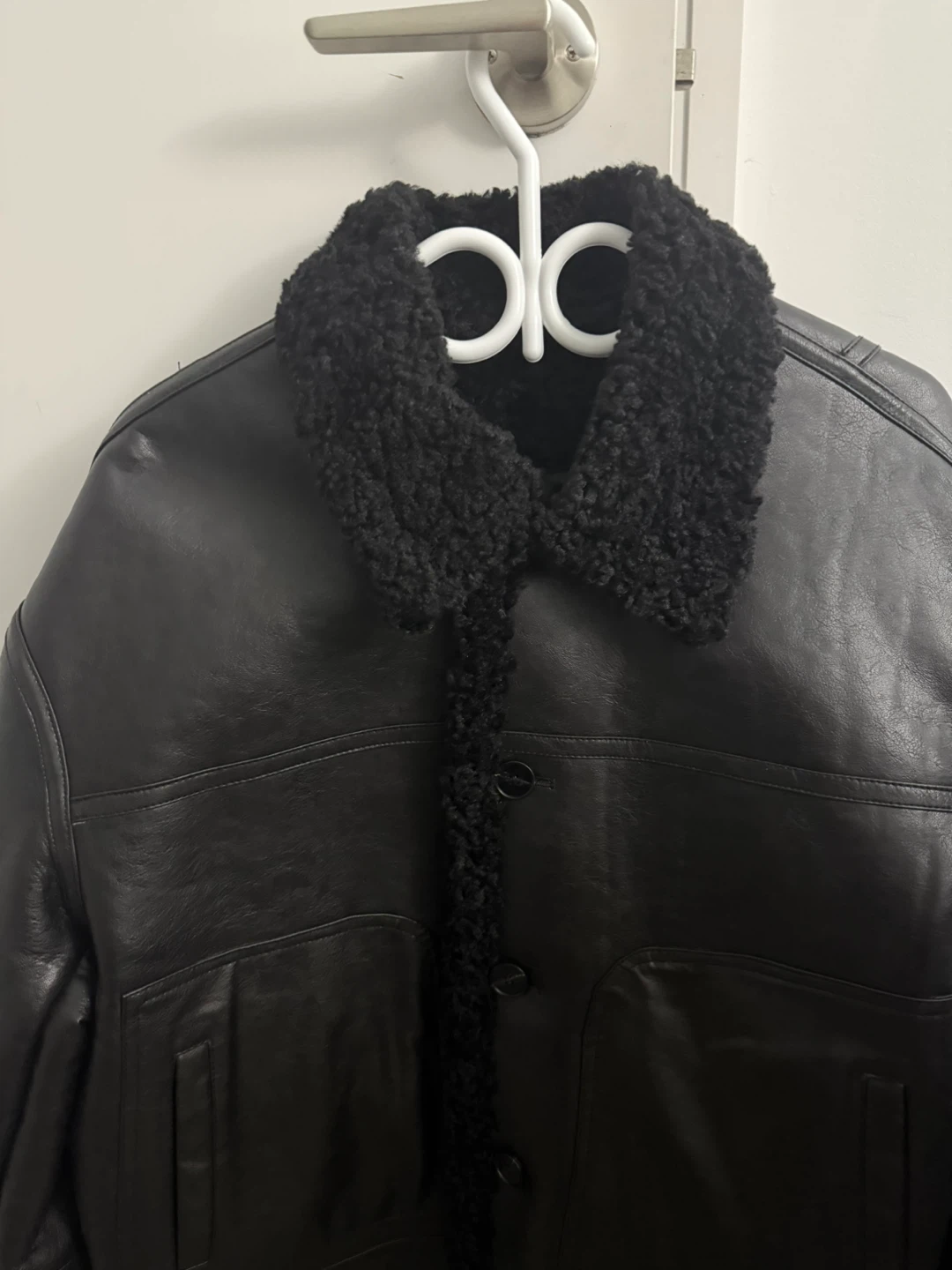 Black faux shearling coat - photo 4