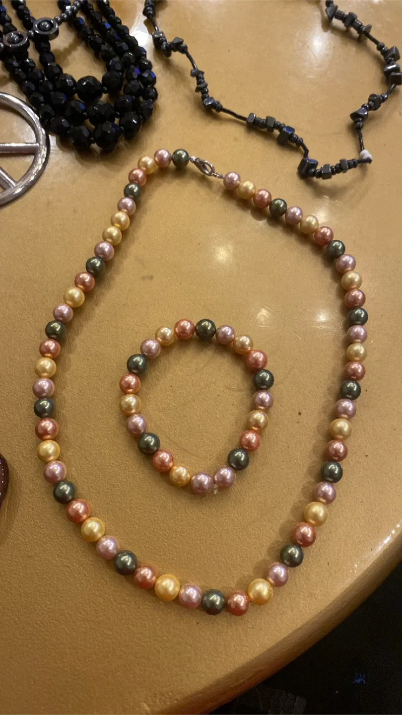 🥕Assorted Necklaces and Earrings image indicator(6)