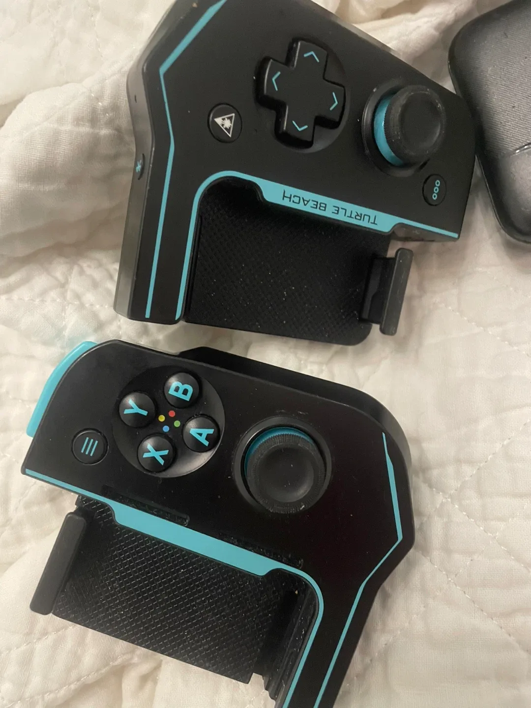 Turtle Beach Atom Mobile Game Controller - Black & Blue image indicator(2)