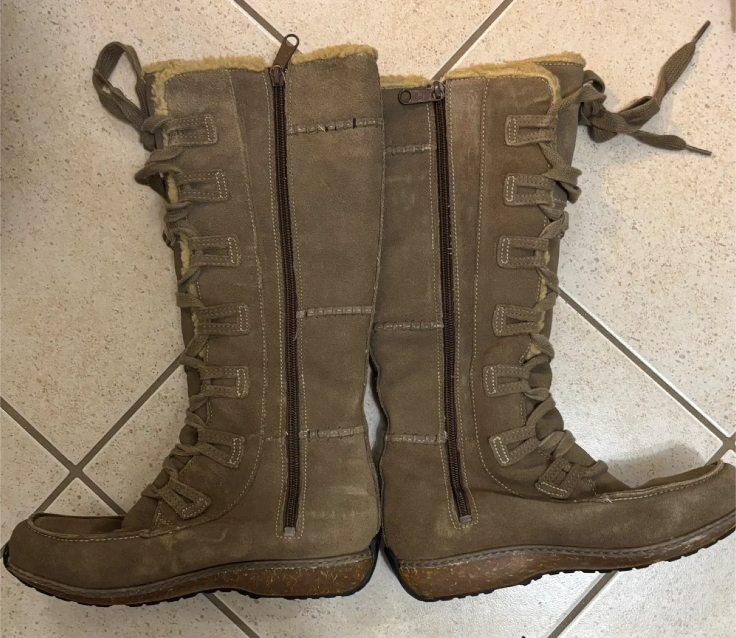 Timberland 21633 Earthkeepers Tall Fleece Lined Boot Size 5.5 image indicator(2)