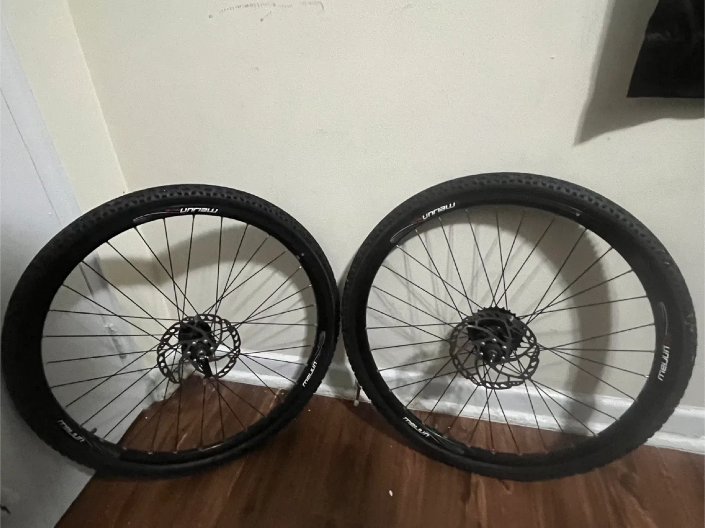 Maxtun Bike Wheels - Great Condition! image indicator(2)