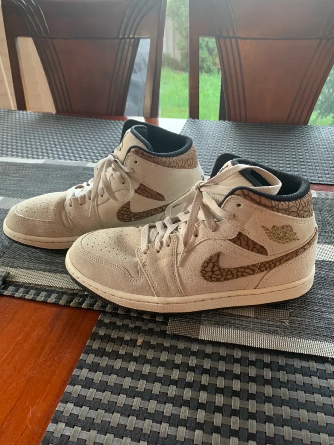 Shoes: Nike Air Jordan 1 Mid Suede Men size 8.5 image indicator(3)