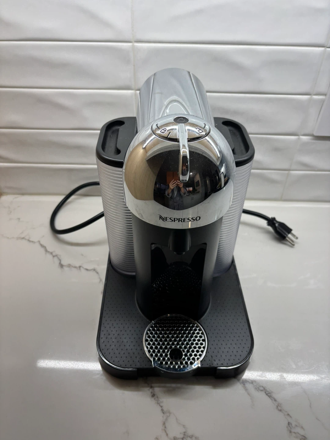Nespresso Vertuo Next Coffee machine with  Capsule Dispenser