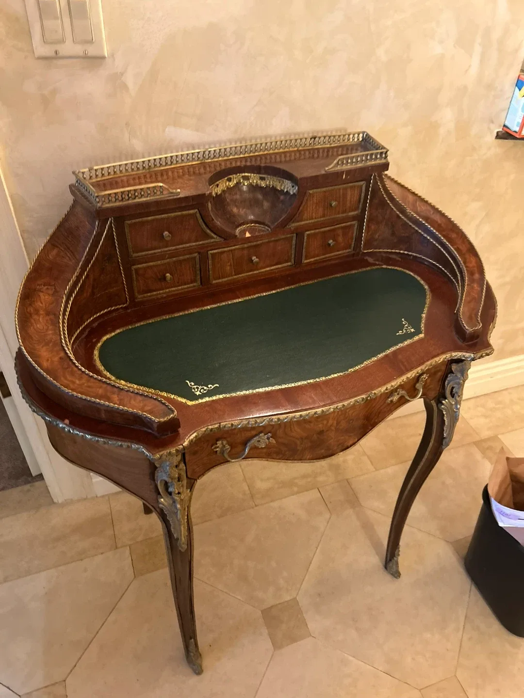 Antique Style Vanity Desk image indicator(2)