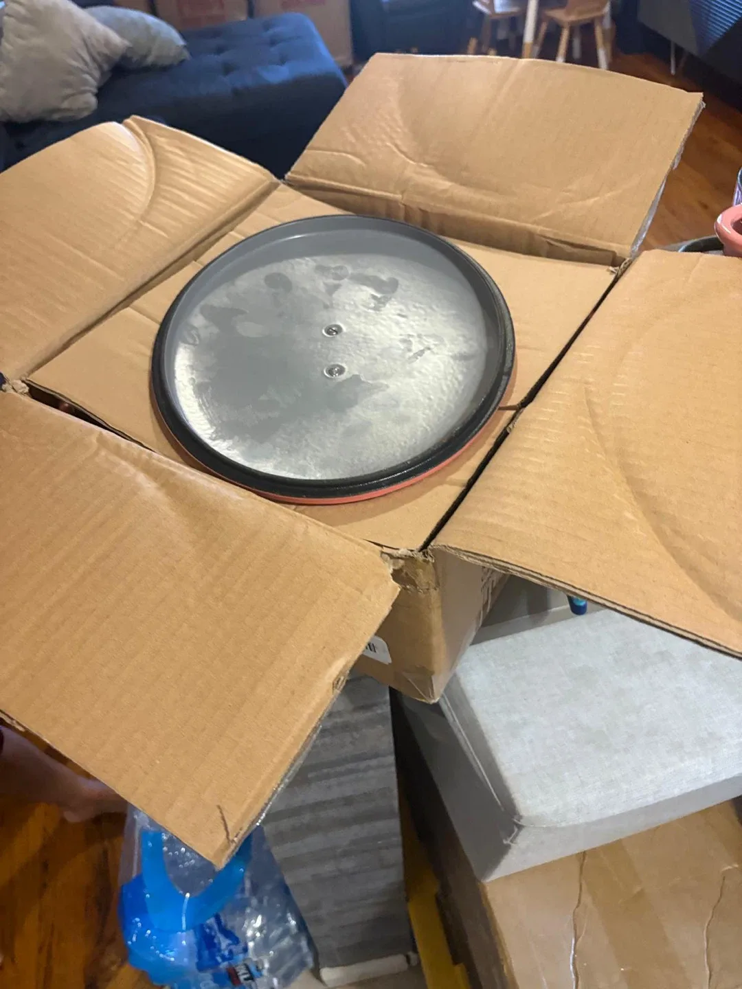 Flamingo Estate Dutch Oven image indicator(6)