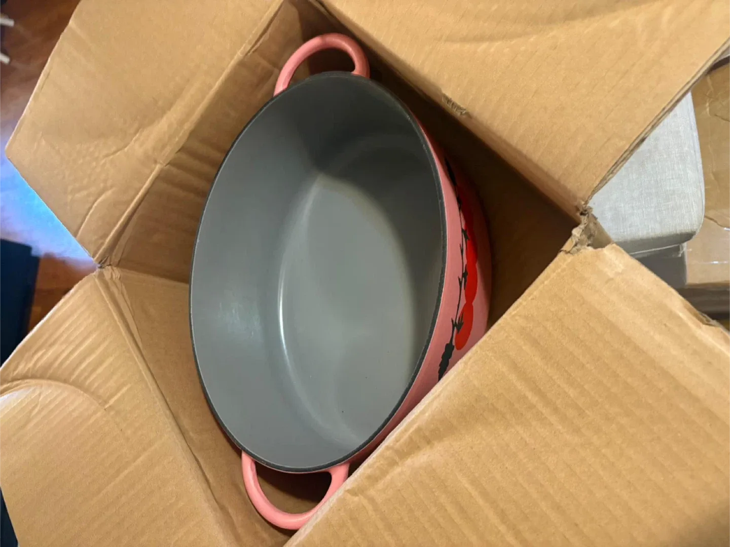 Flamingo Estate Dutch Oven image indicator(4)