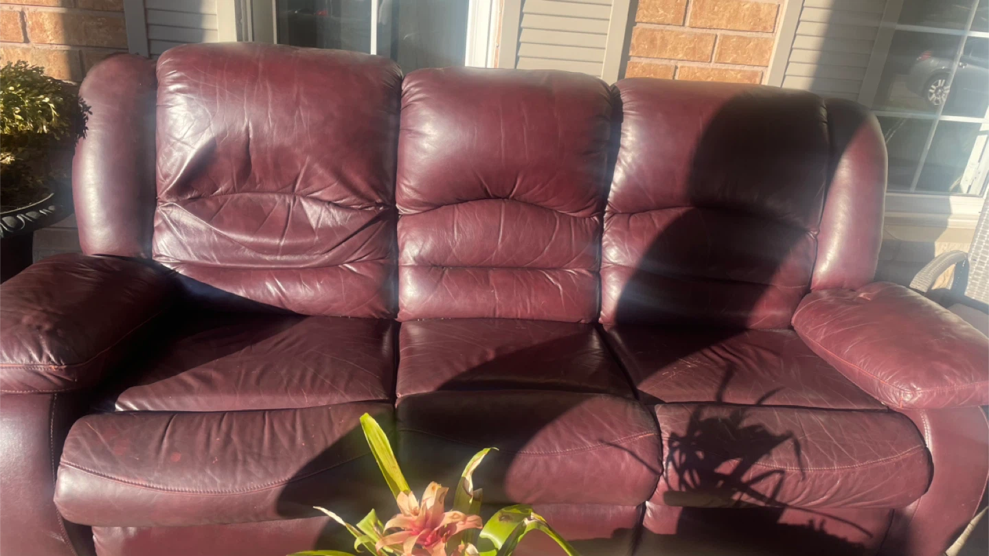 Burgundy Leather Sofas