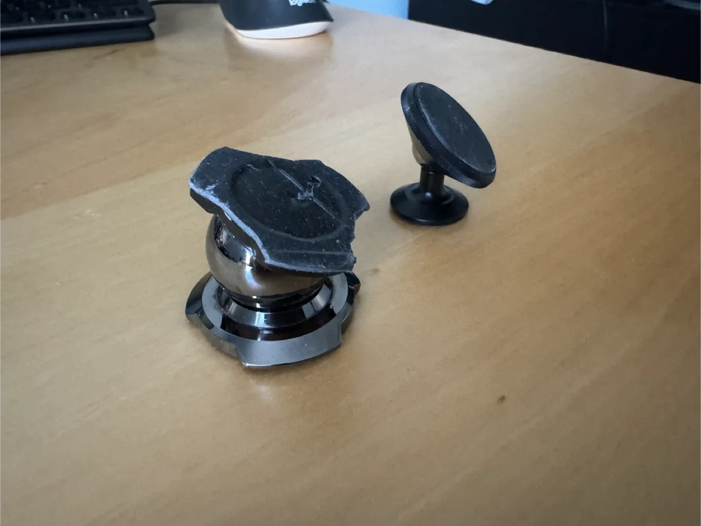 2 - Magnetic Car Phone Mount thumbnail