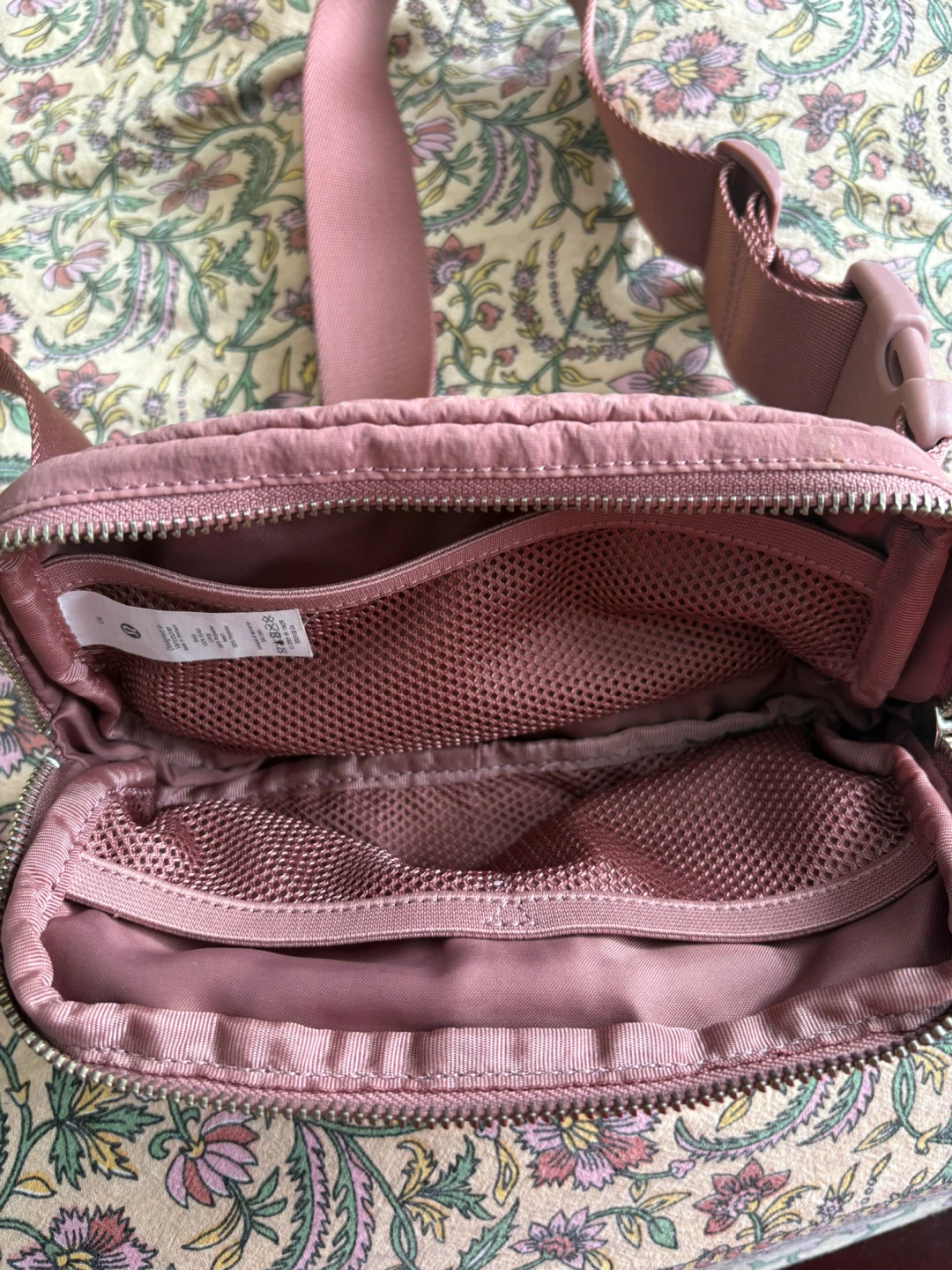 Lululemon belt bag - photo 3