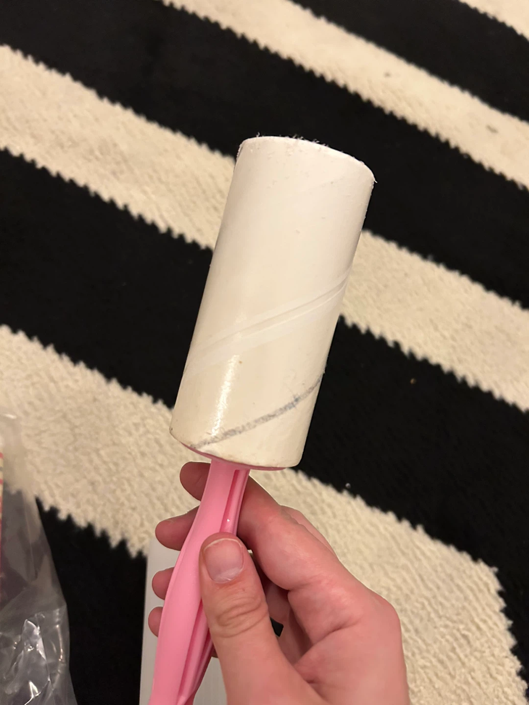 Lint Roller with 3 Refills🥕 - photo 2