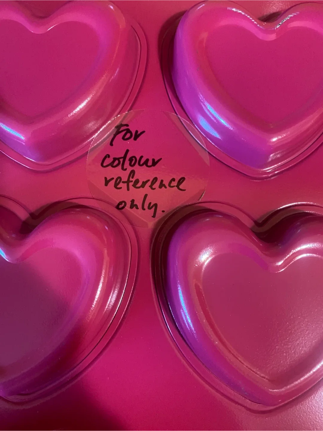 Heart-shaped Muffin Tin - Pink image indicator(3)