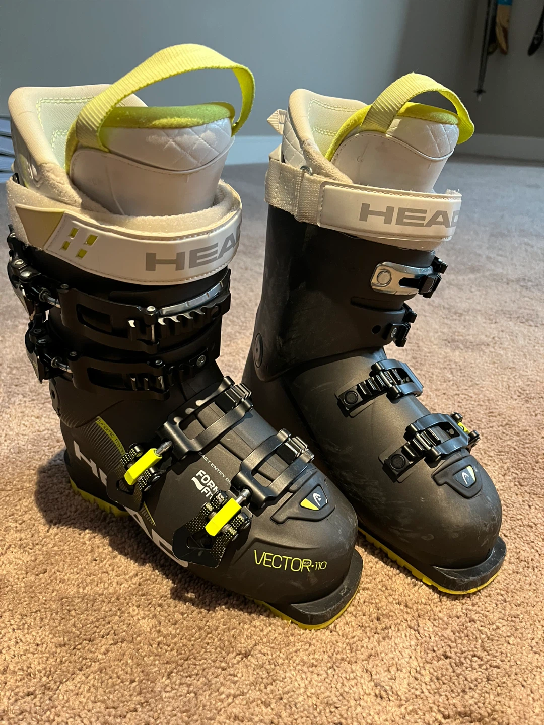 Head Vector 110 Ski Boots - Size 23.5
