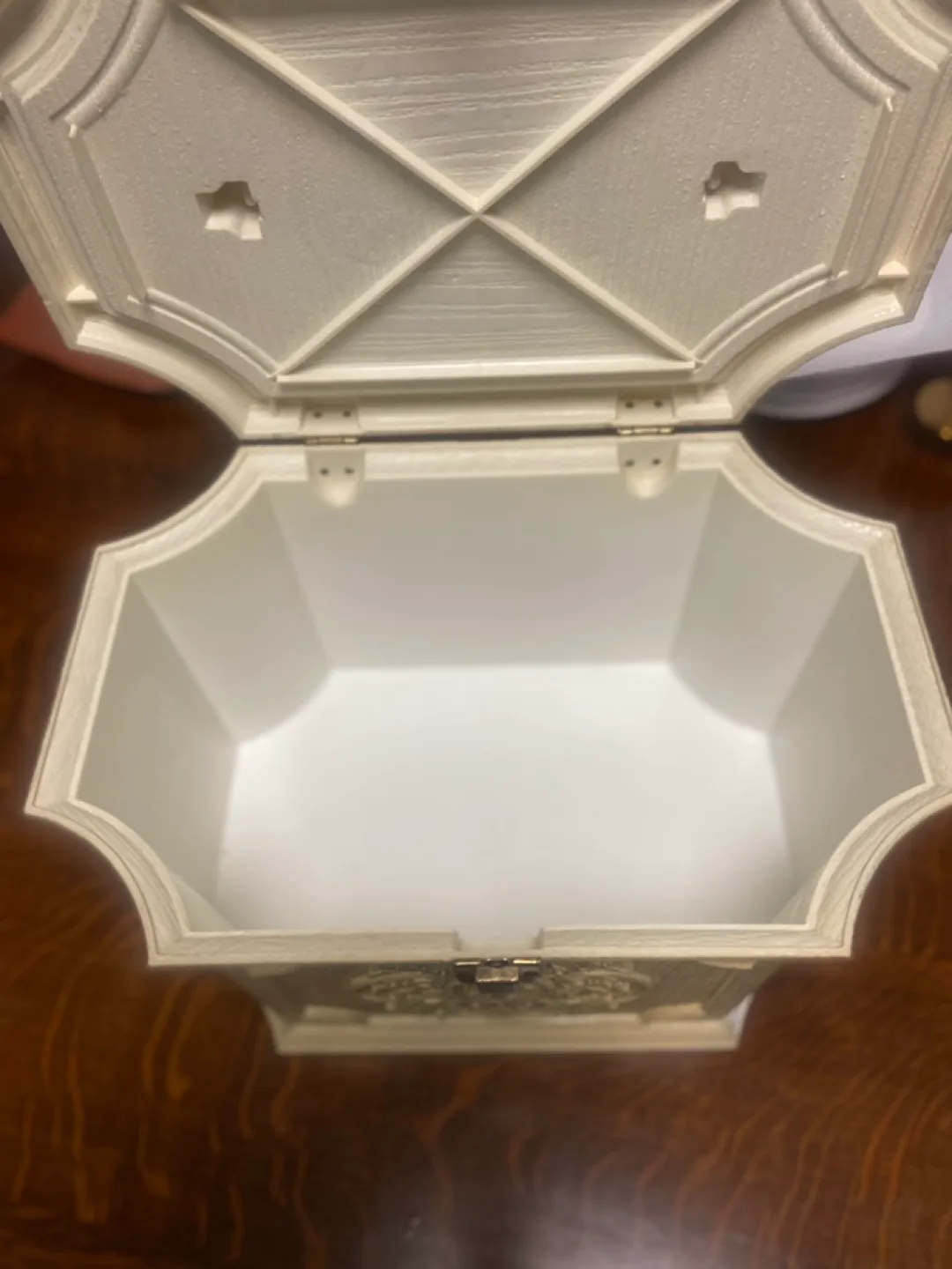 Vintage 60’s Sewing  Box image indicator(5)