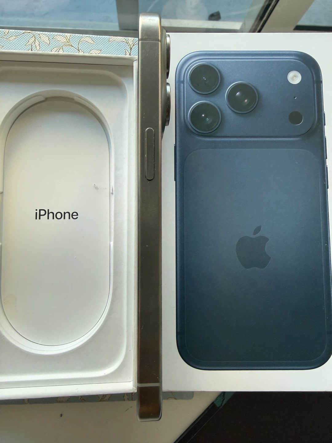 Apple iPhone 15 Pro 128 GB- Excellent Condition! - photo 3