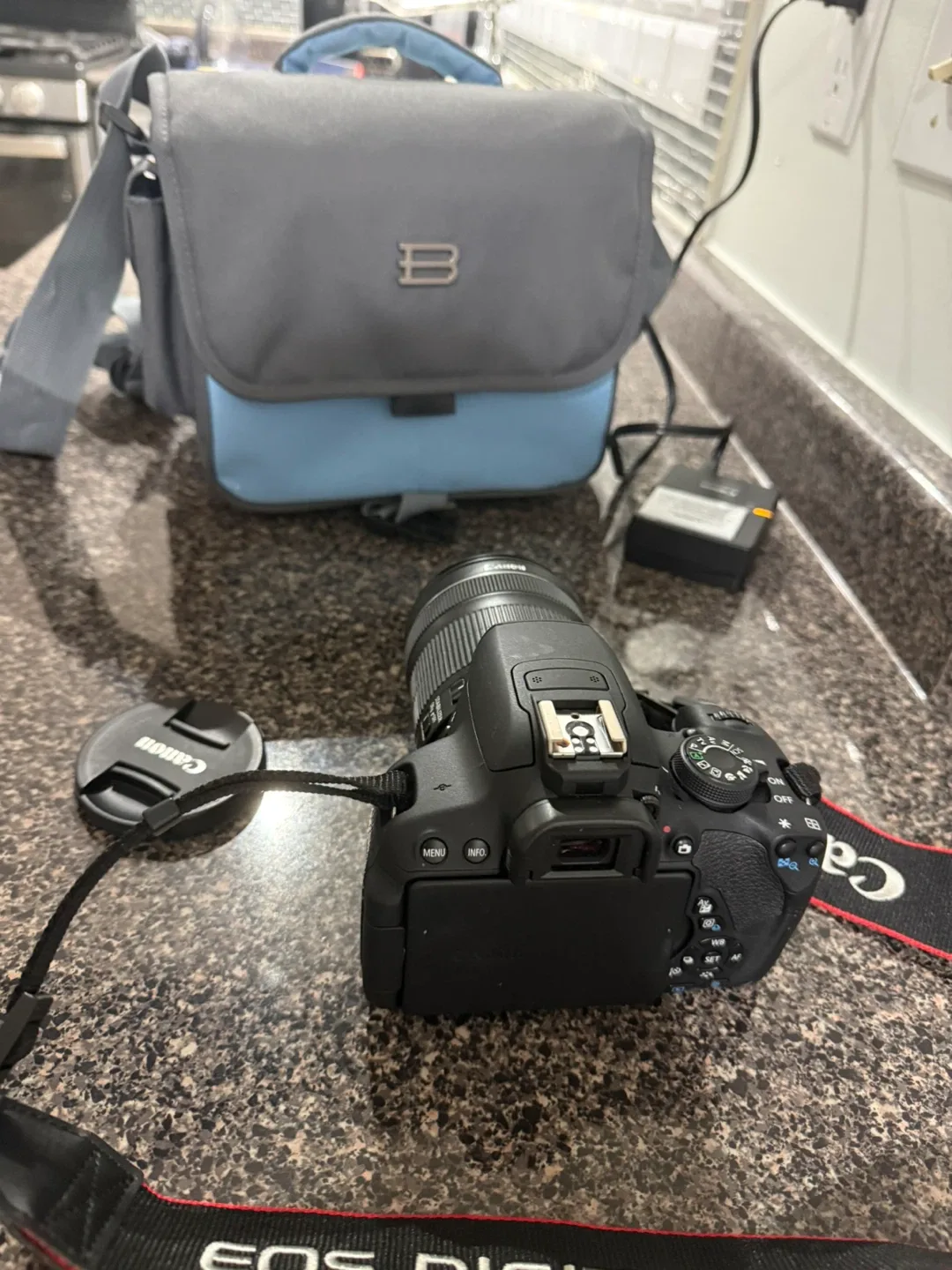 Canon EOS Rebel T5i (700D) thumbnail