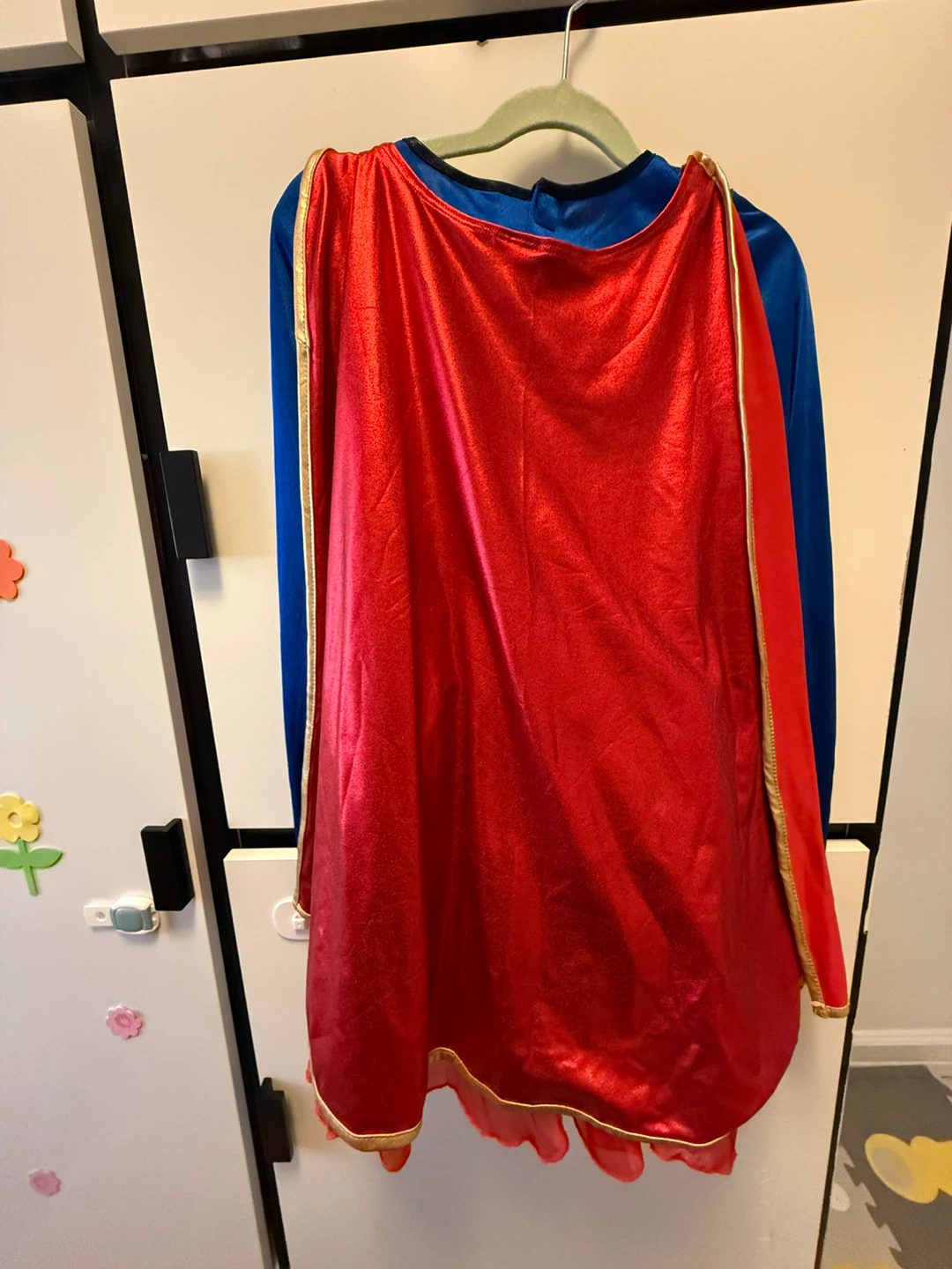Supergirl Costume - Size 4-5 - photo 2