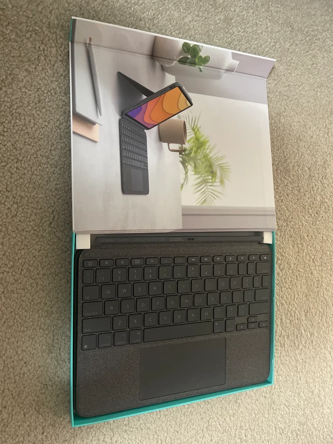 Logitech Combo Touch iPad Air 4th/5th Gen image indicator(3)