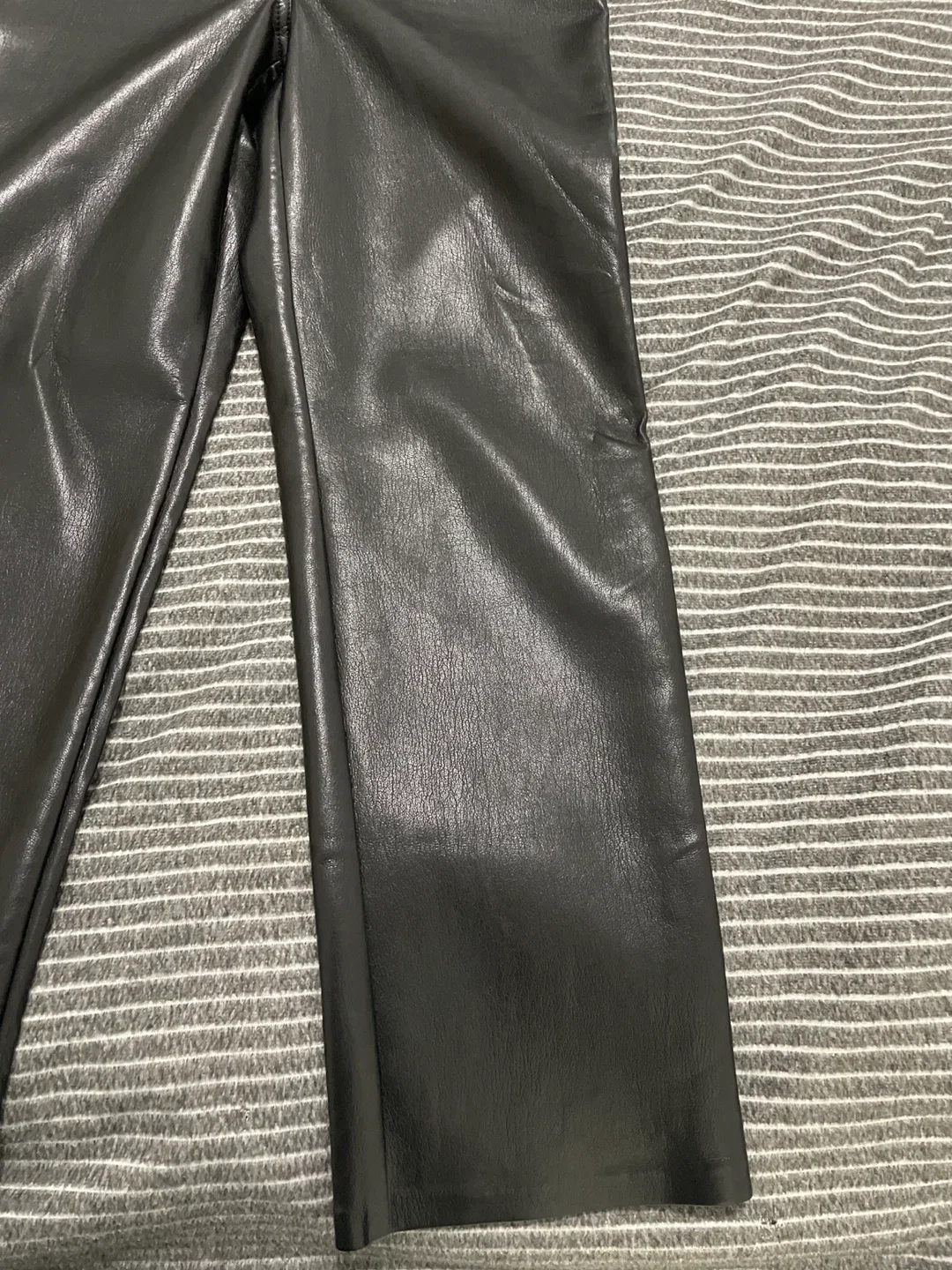 Wilfred Free Melina Black Vegan Leather Pants Size 0 image indicator(3)
