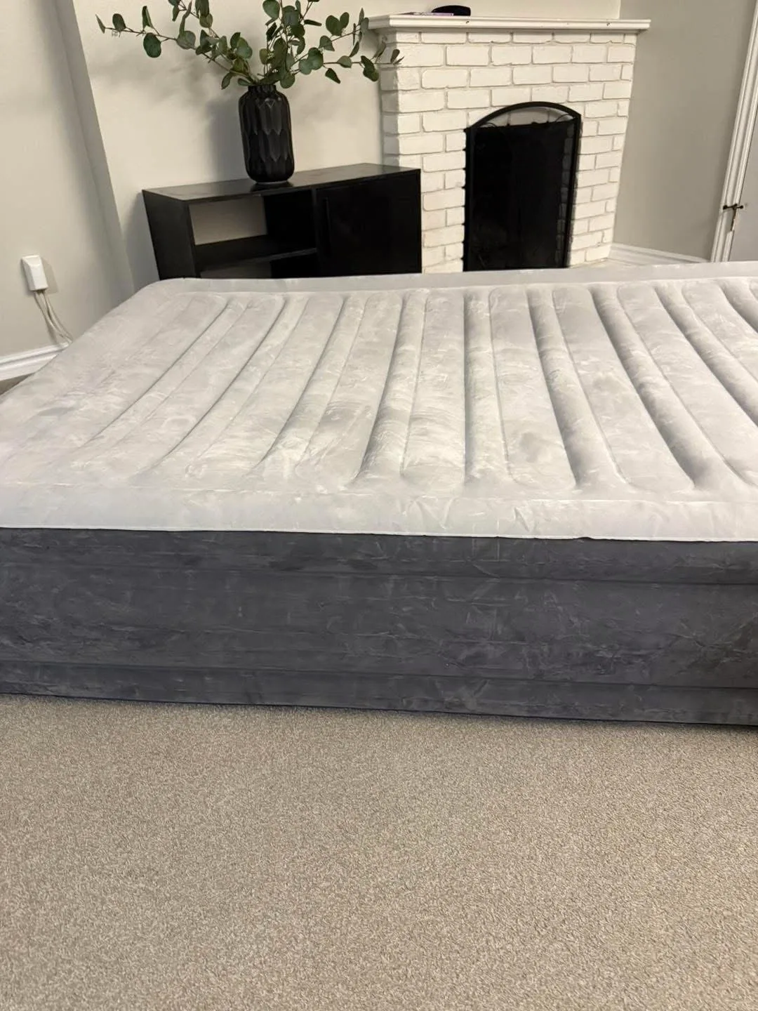 13” Full Size Self-Inflatable Air Mattress image indicator(7)