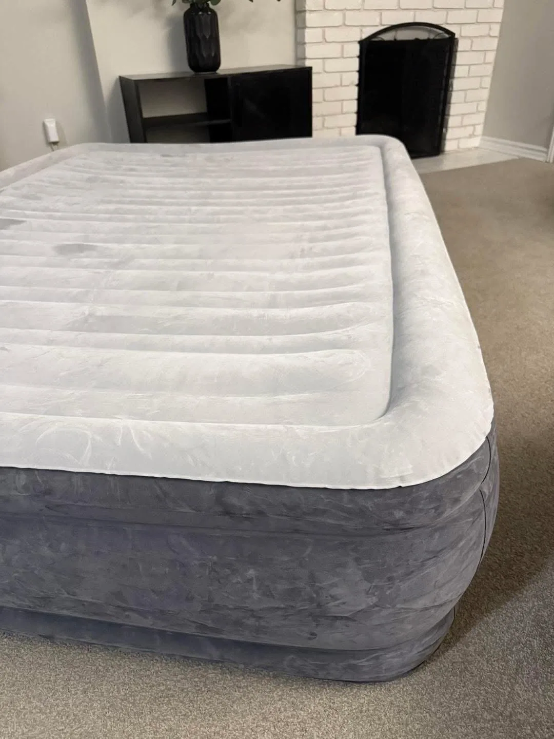 13” Full Size Self-Inflatable Air Mattress image indicator(4)