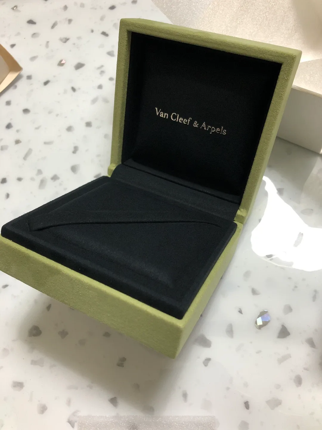 Van Cleef & Arpels Jewellery Box 🥕 image indicator(4)