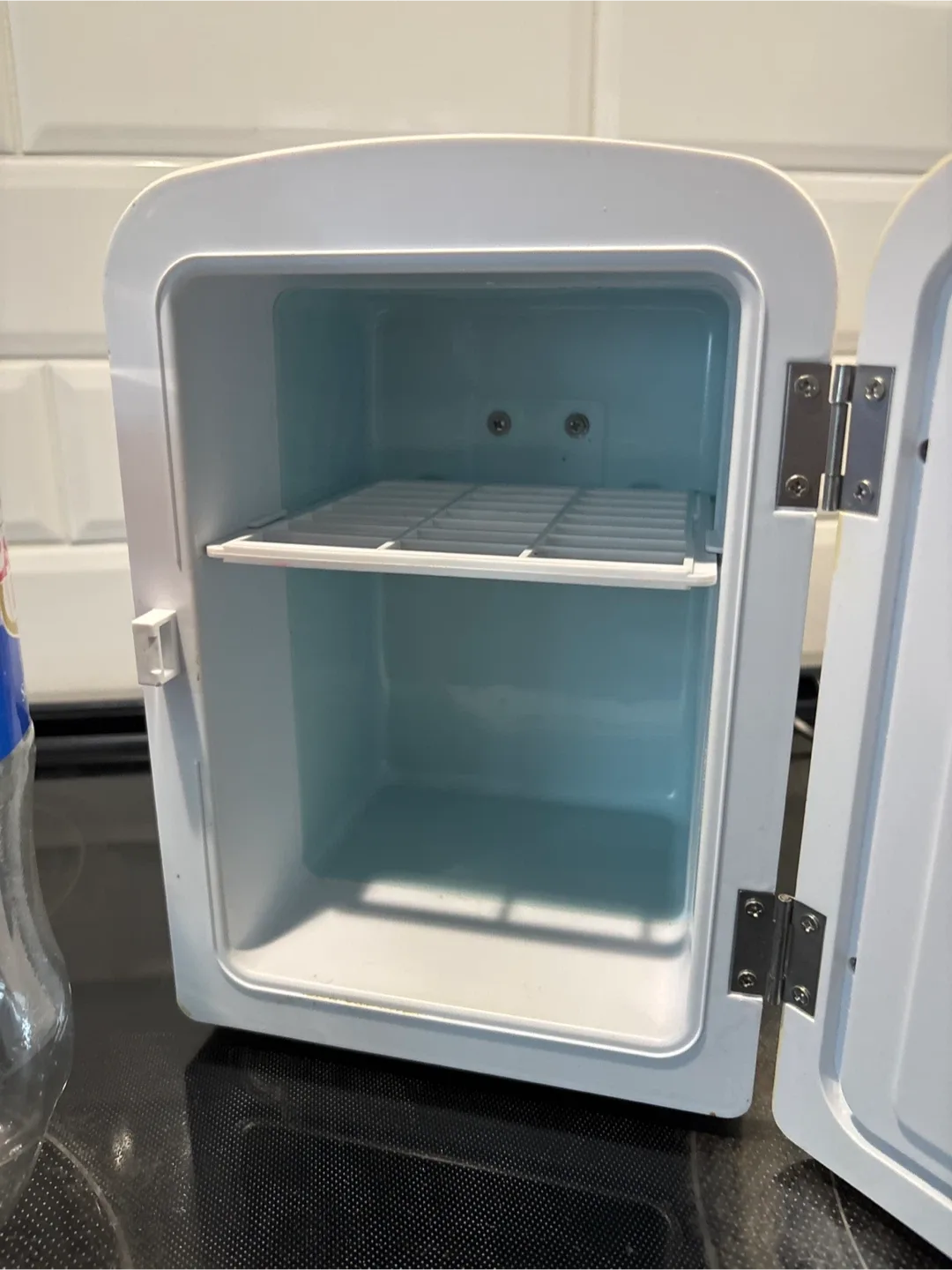 Gourmia White Mini Fridge 🥕 image indicator(3)