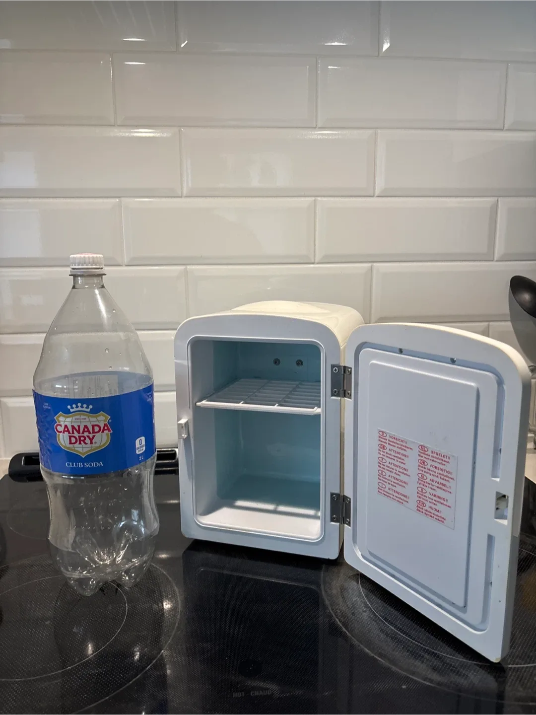 Gourmia White Mini Fridge 🥕 image indicator(2)