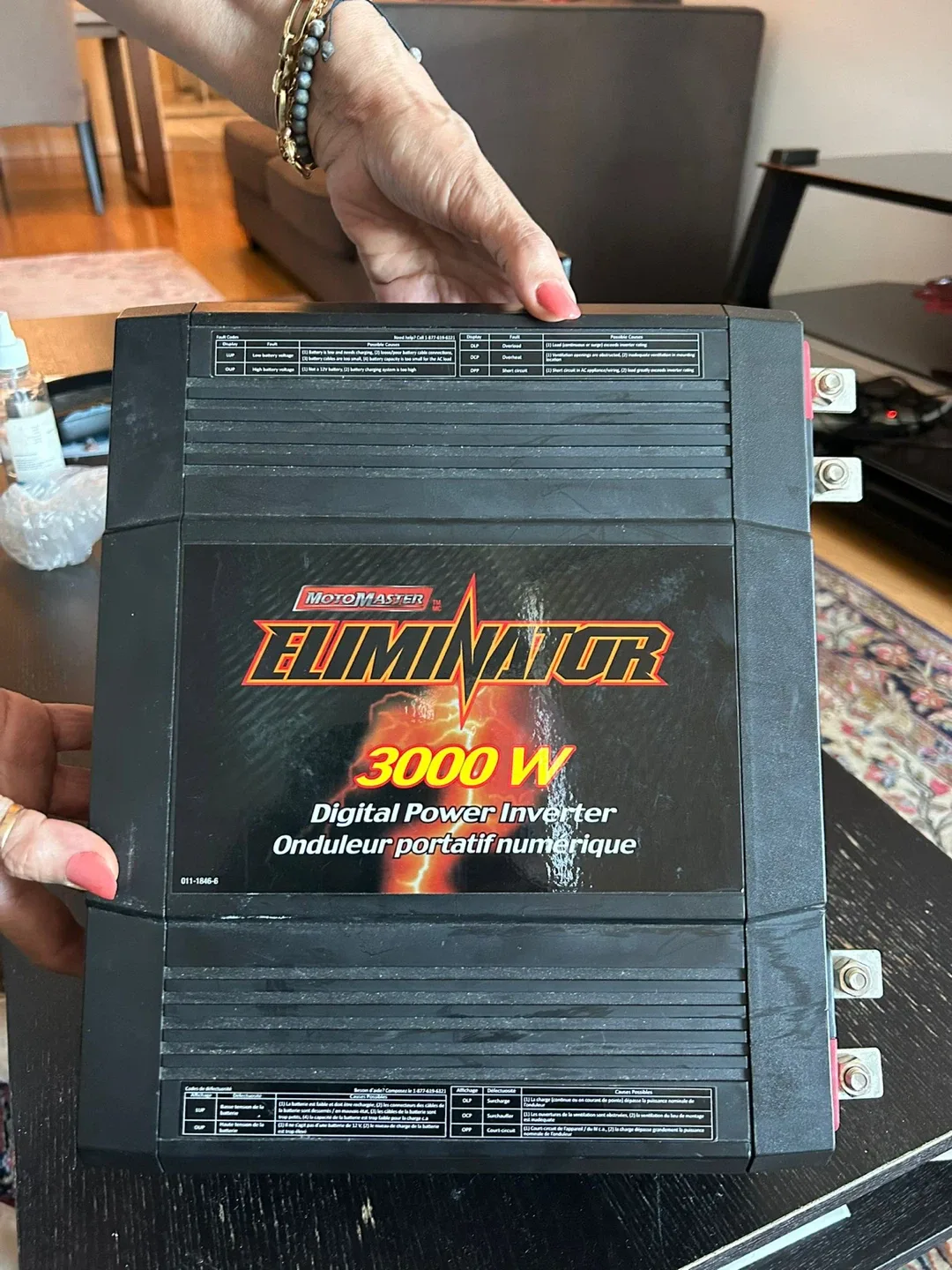 MotoMaster Eliminator 3000W Digital Power Inverter thumbnail
