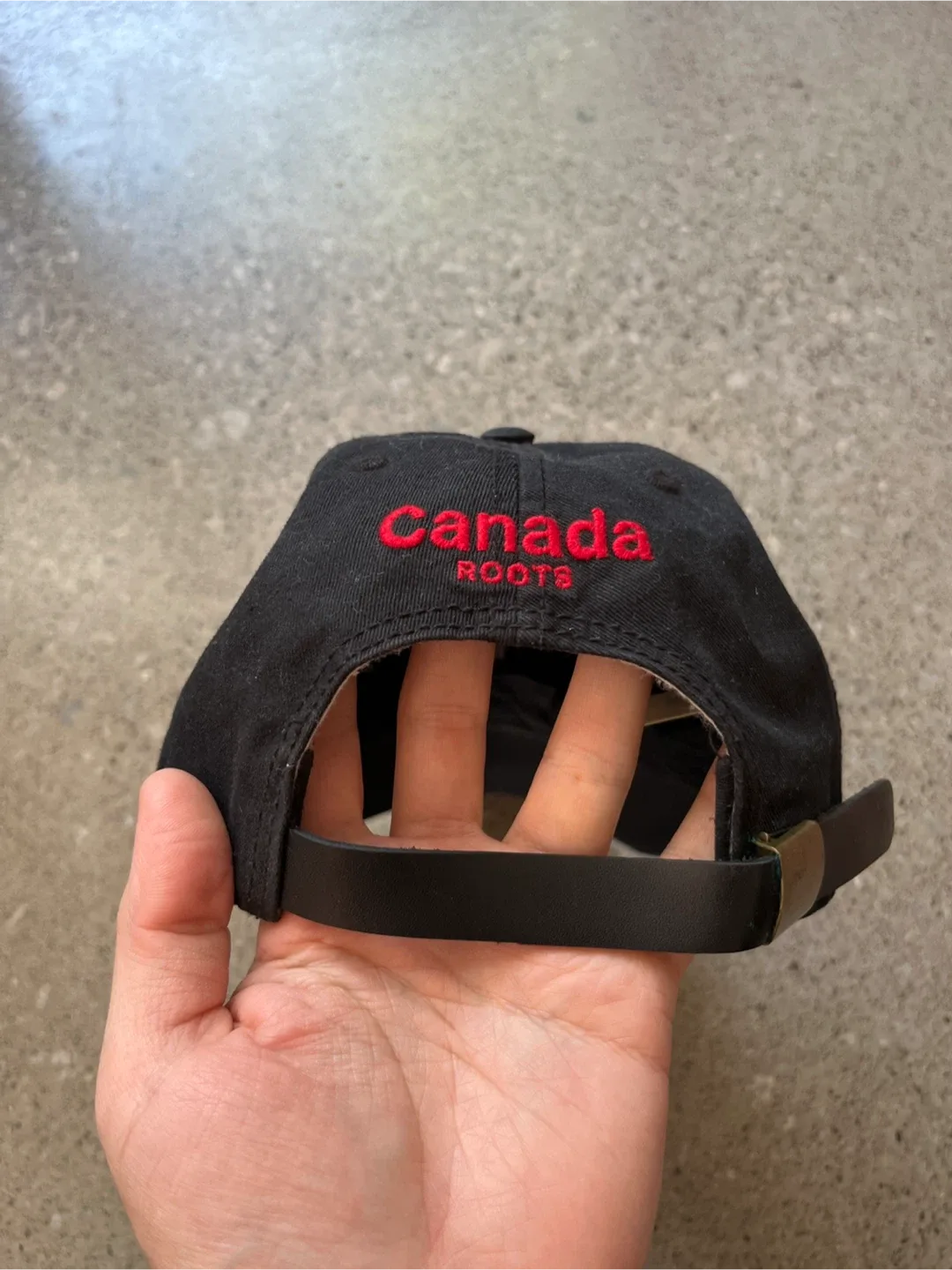 Roots adjustment maple leaf hat image indicator(2)