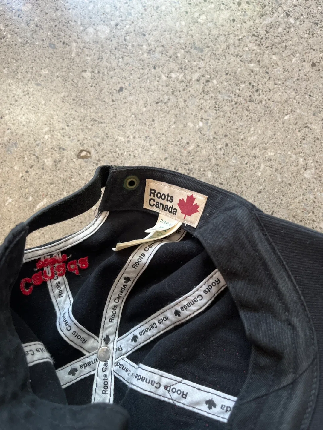 Roots adjustment maple leaf hat image indicator(3)