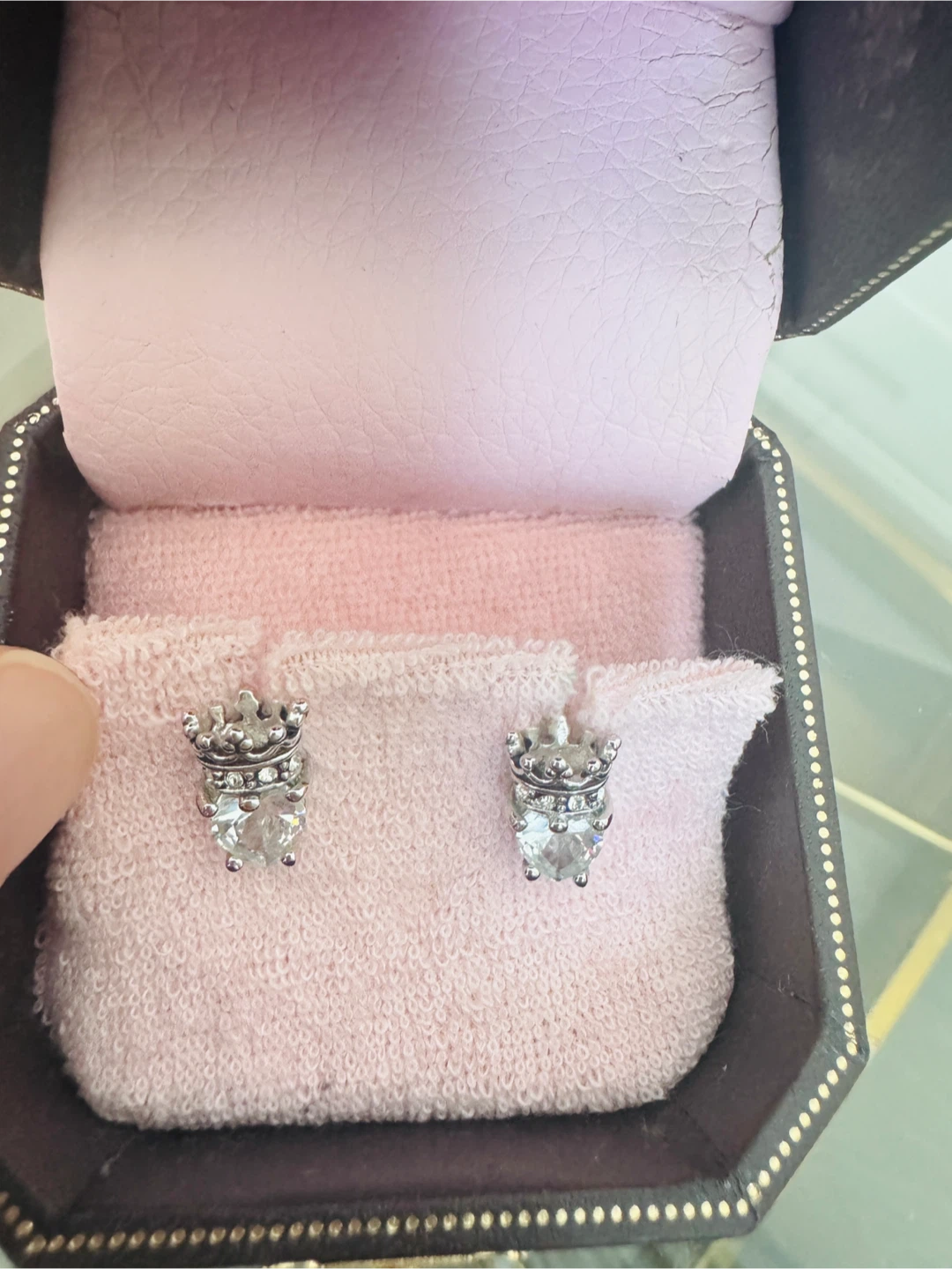 Juicy Couture Crown Stud Earrings with Box - photo 4