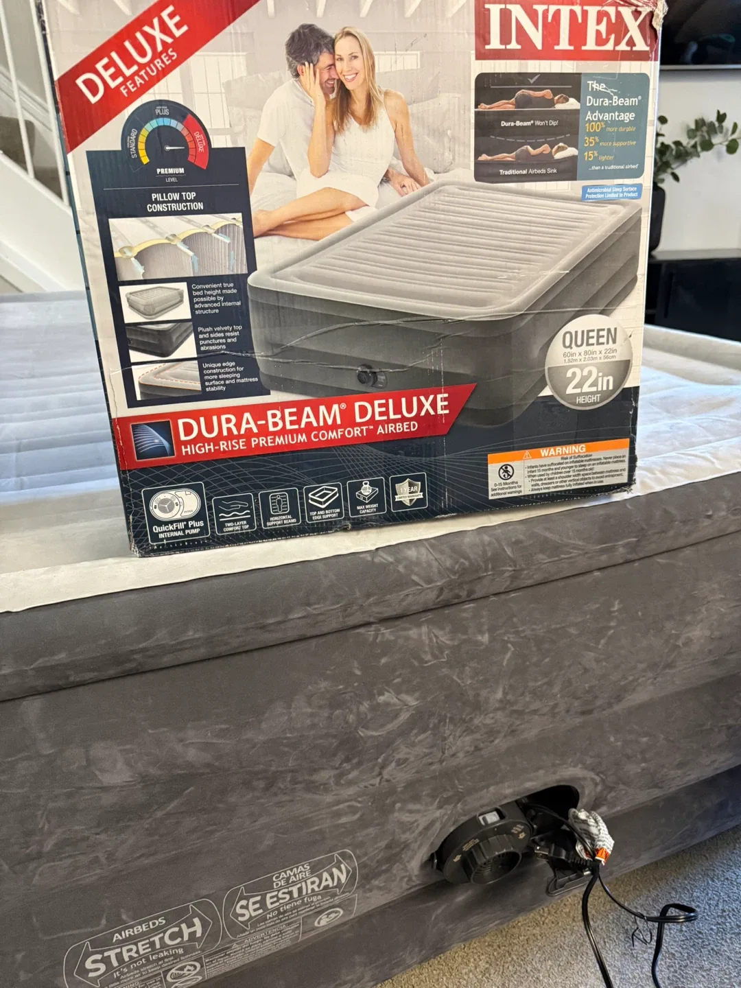 NEW 22” Queen Self-Inflatable Deluxe Bed image indicator(8)