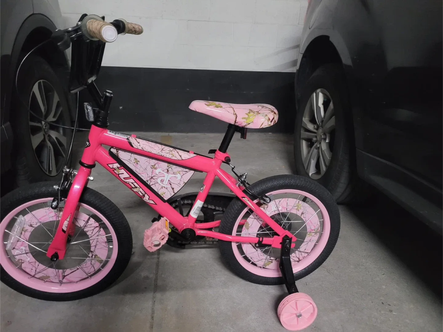 Huffy Girls' Bike - Pink Camo image indicator(4)