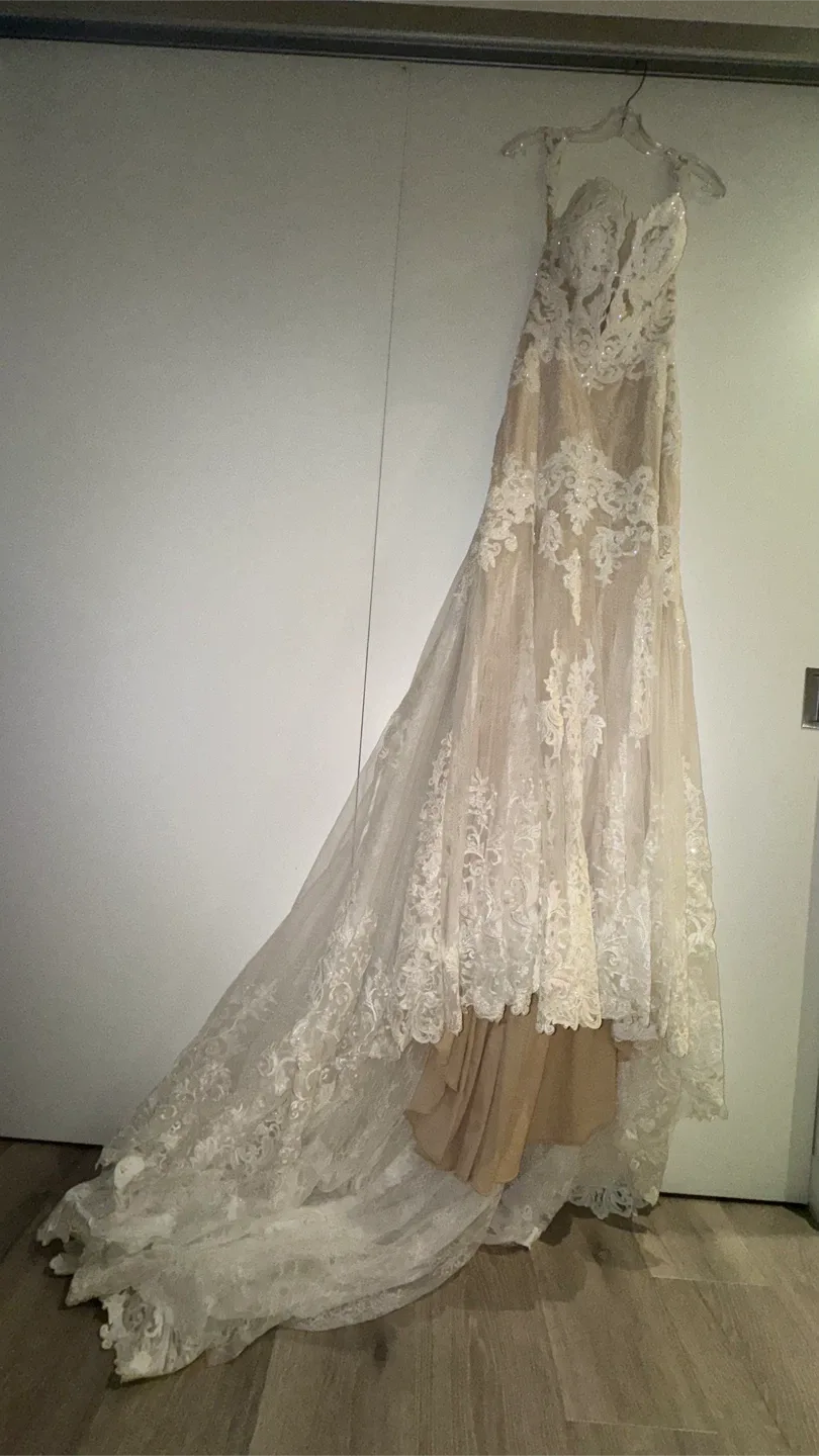 ✨ Martina Liana Wedding Dress – New, Never Worn ✨ image indicator(3)