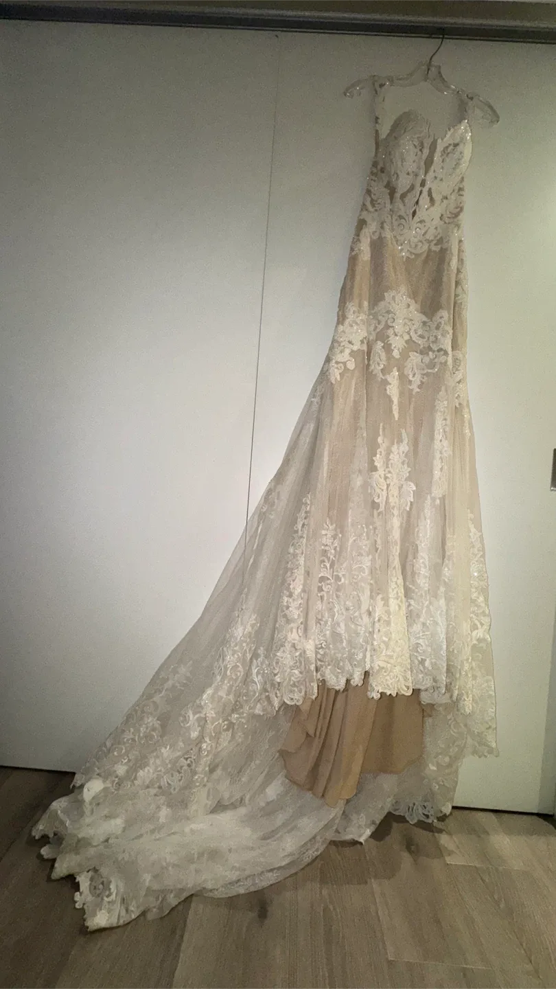 ✨ Martina Liana Wedding Dress – New, Never Worn ✨ image indicator(4)