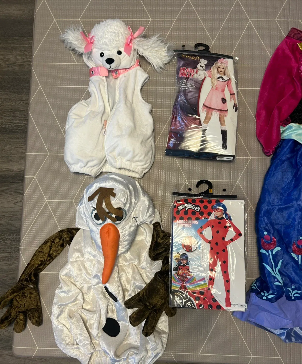 Kids' Costume Bundle - Assorted Characters & Sizes image indicator(3)