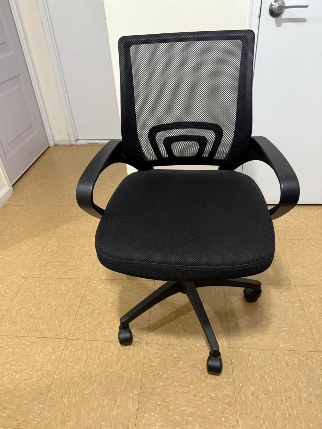 Black Mesh Office Chair - photo 2