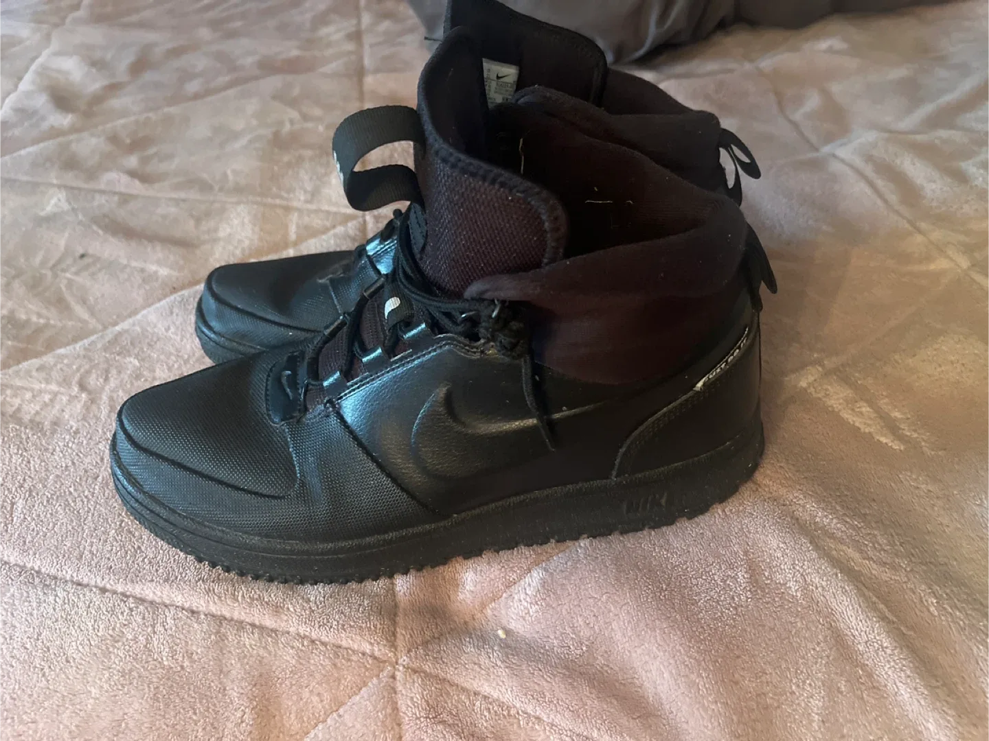 Nike Air Force 1 High Black Winter Boots image indicator(2)