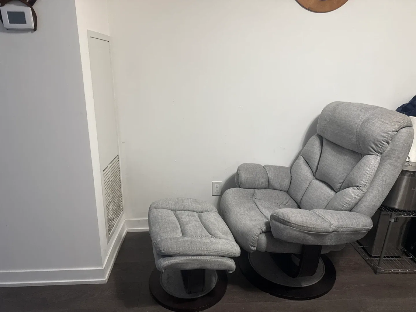 Grey Recliner Chair with Ottoman image indicator(2)