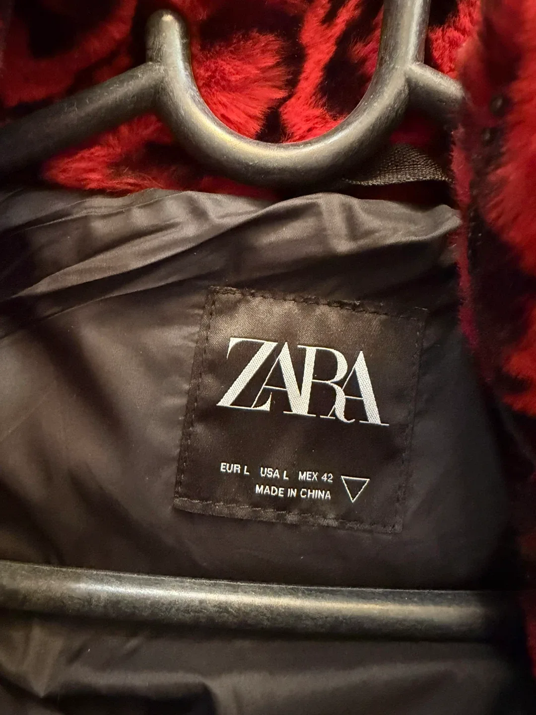 Zara Red Leopard Print Fleece Jacket - Size L image indicator(3)